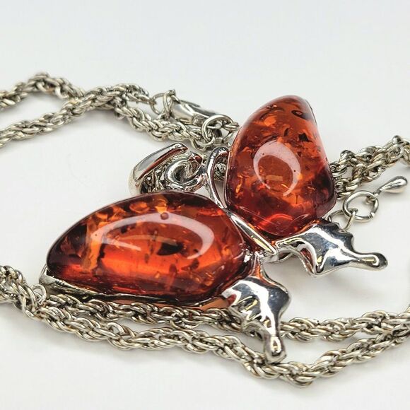 𝅺RED Butterfly Acrylic Glass Pendant Necklace - Picture 3 of 5